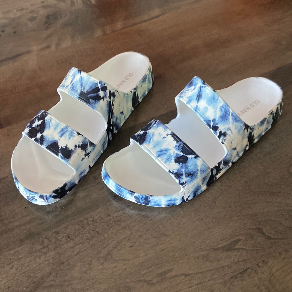 Girls Old Navy slip on sandals